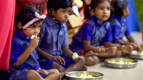 pm poshan mid day meal.